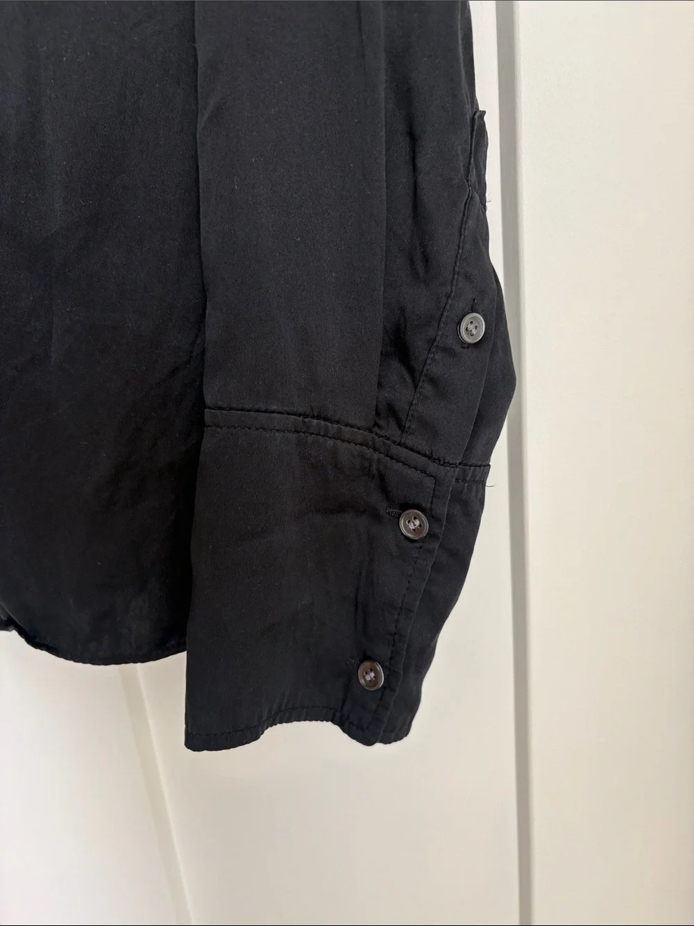 100% silk Banana Republic Black Button-Front Long Sleeve Shirt